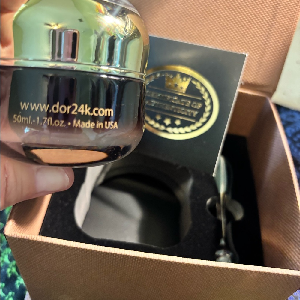 🔥 BUNDLE DEAL- D’or24k Neck & Décolleté Serum and Cream 🔥 - Picture 10 of 12